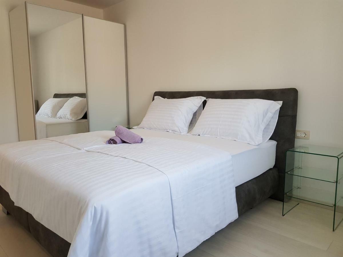 Apartmani MARELLA Donji Seget Exterior foto